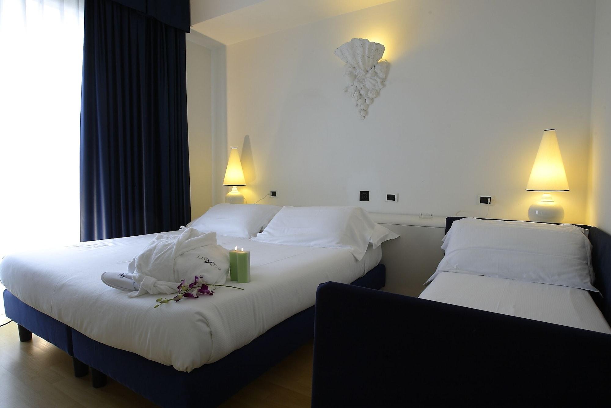 Hotel Luxor Rimini Extérieur photo
