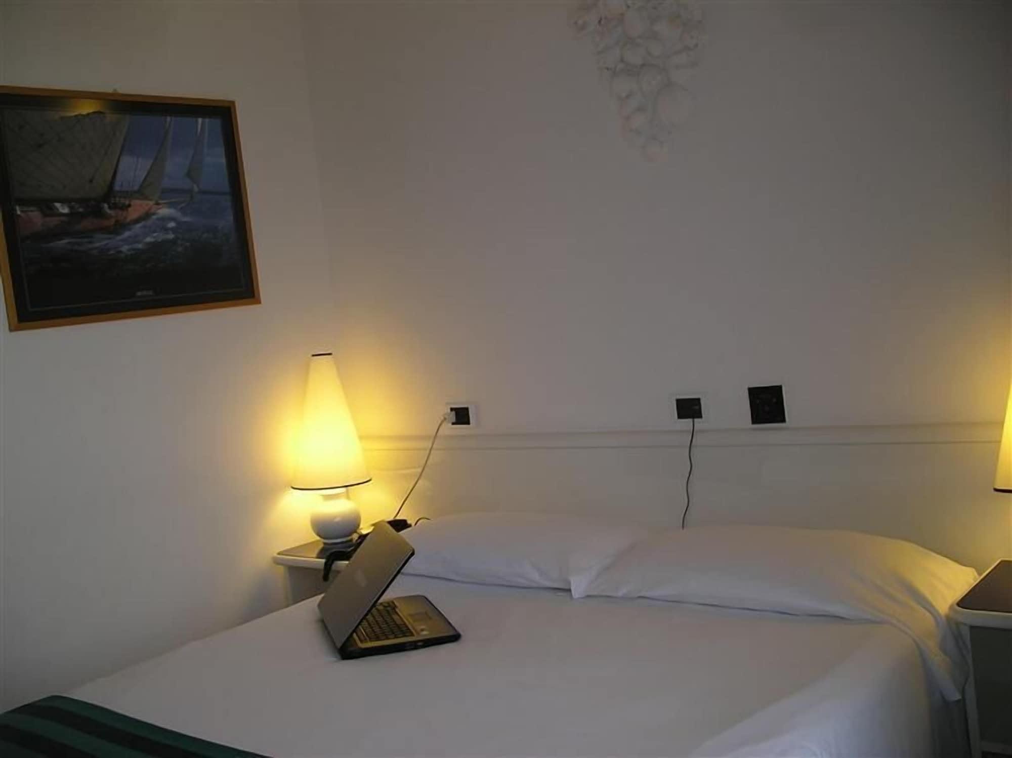 Hotel Luxor Rimini Extérieur photo