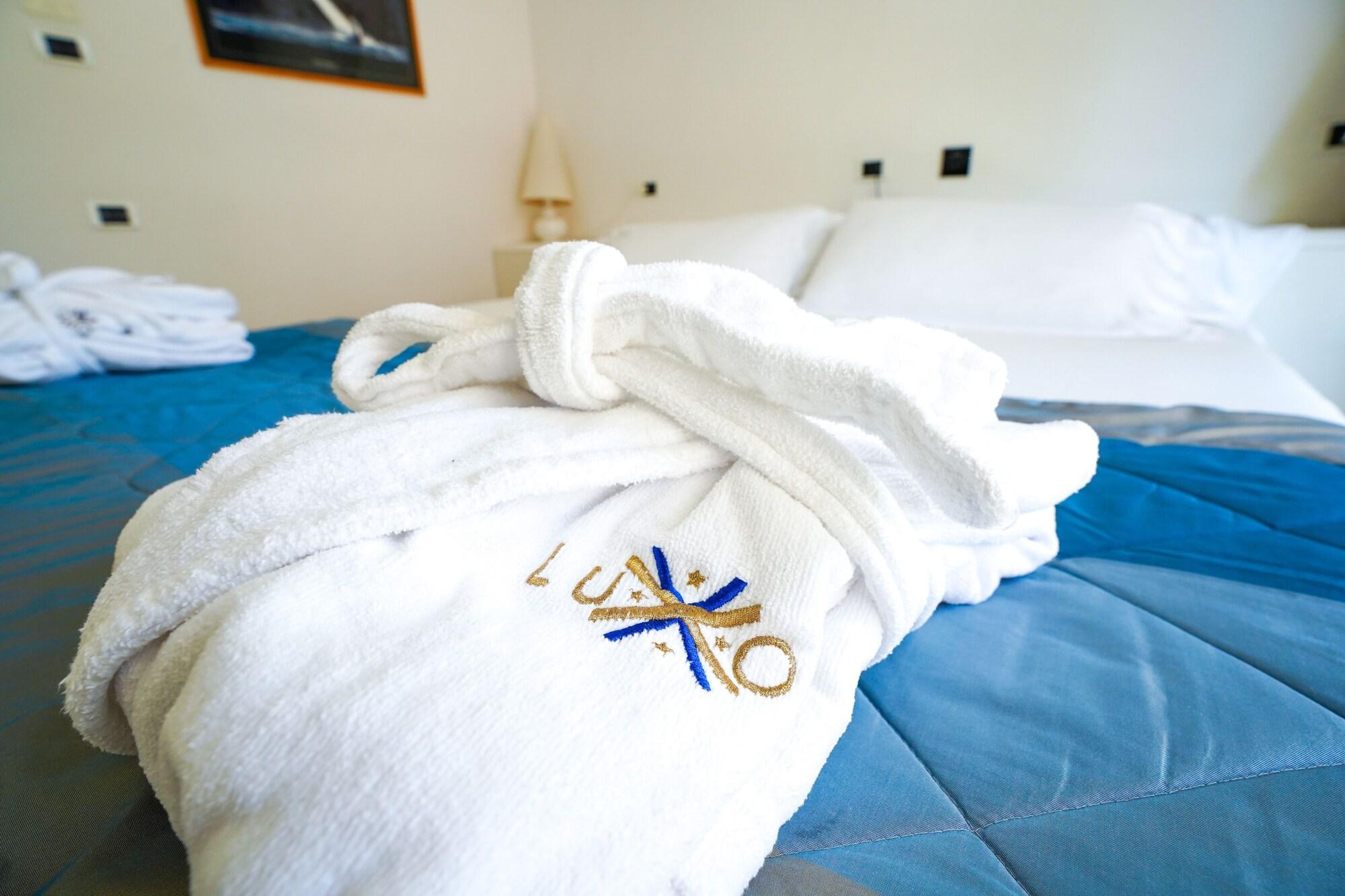 Hotel Luxor Rimini Extérieur photo